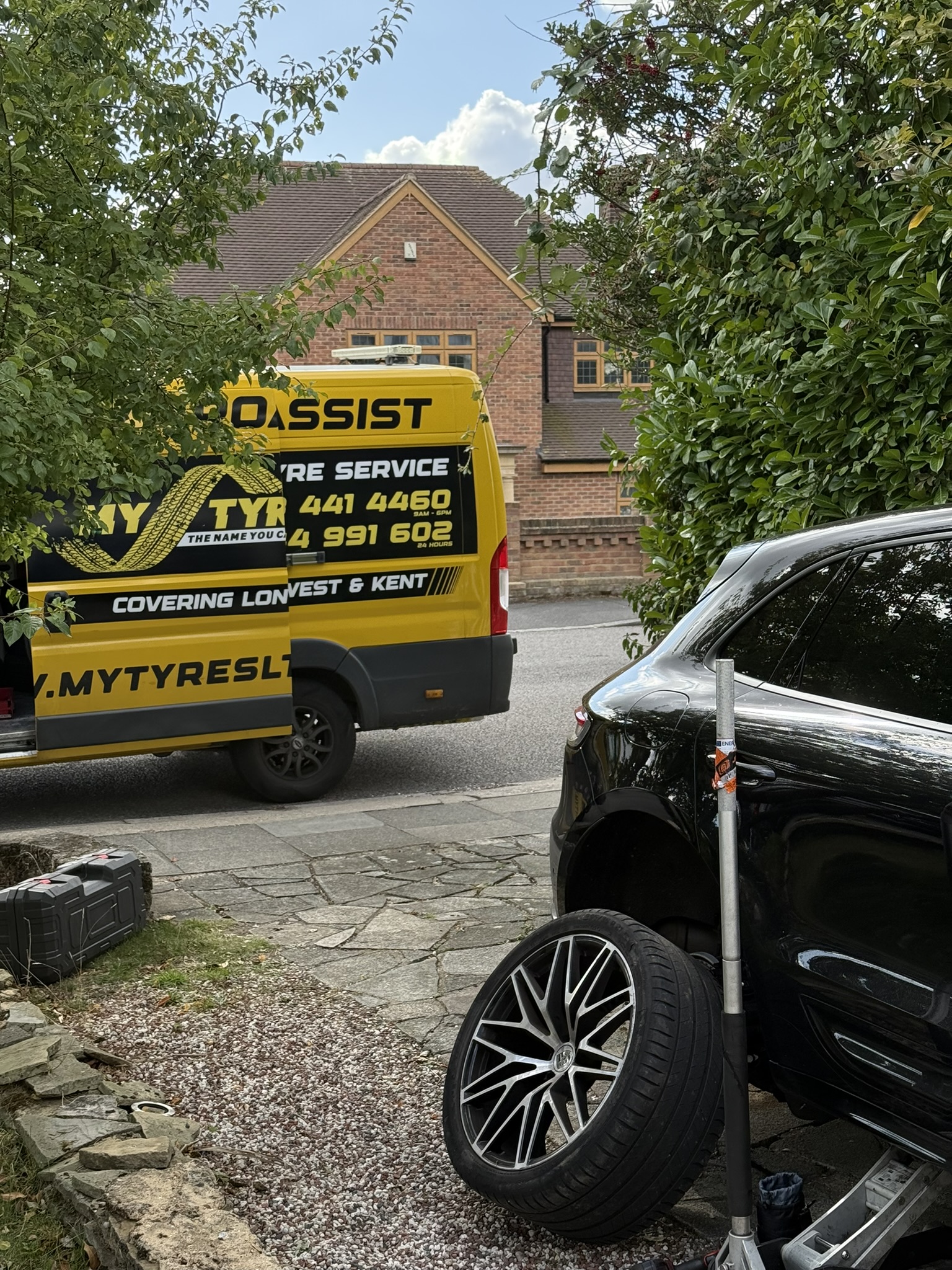 Flat tyre repair in progress in SE4